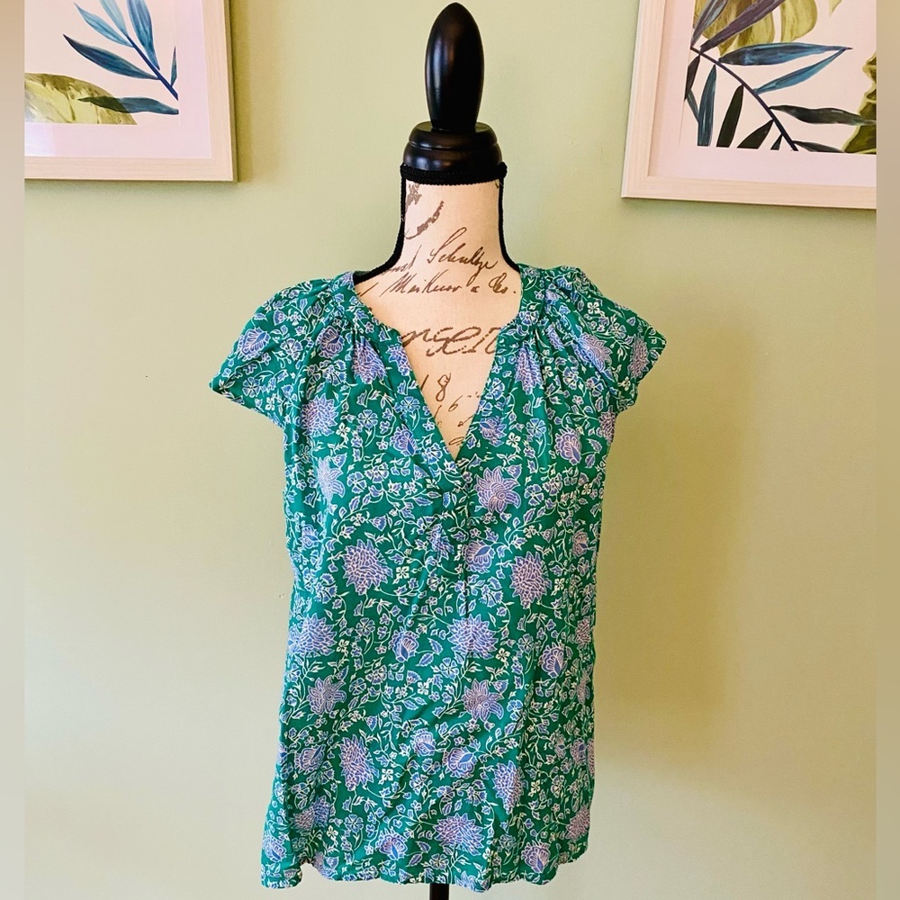 Floral Green Women's Top Size Medium